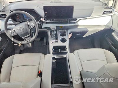 Zdjęcie 8 z 13 samochodu: 2026 TOYOTA SIENNA XLE 7-PASSENGER VIN:5TDYSKFC5TS241371 - miniatura