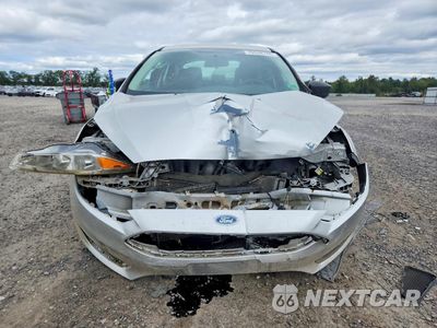 Piąte zdjęcie samochodu w środku: 2015 FORD FOCUS S VIN:1FADP3E21FL367253 - miniatura