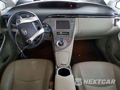 Zdjęcie 8 z 12 samochodu: 2015 TOYOTA PRIUS FOUR VIN:JTDKN3DU5F1953749 - miniatura