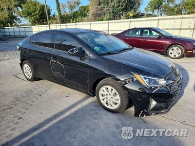 Czwarte zdjęcie samochodu z boku: 2020 HYUNDAI ELANTRA SE VIN:5NPD74LF6LH609573 - miniatura