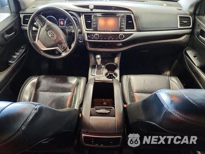 Zdjęcie 8 z 13 samochodu: 2017 TOYOTA HIGHLANDER XLE VIN:5TDJZRFH8HS451696 - miniatura