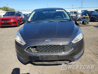 Piąte zdjęcie samochodu w środku: 2018 FORD FOCUS S VIN:1FADP3E21JL293406 - miniatura