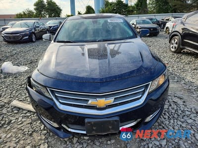 Piąte zdjęcie samochodu w środku: 2017 CHEVROLET IMPALA LT VIN:2G1105S39H9111584 - miniatura
