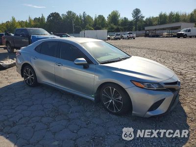 Czwarte zdjęcie samochodu z boku: 2020 TOYOTA CAMRY SE VIN:4T1G11AK4LU974168 - miniatura
