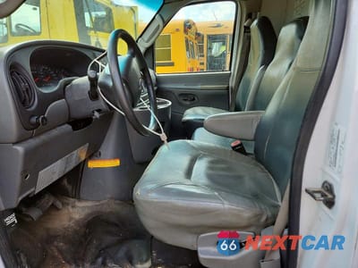 Zdjęcie 7 z 13 samochodu: 2007 FORD E450 BOX TRUCK VIN:1FDXE45S37DB14610 - miniatura
