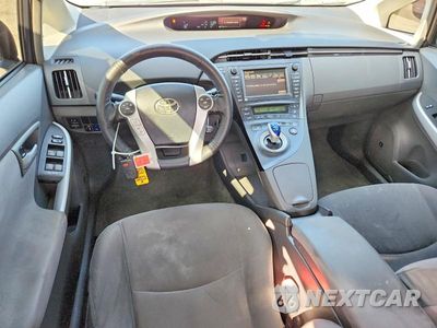 Zdjęcie 8 z 12 samochodu: 2010 TOYOTA PRIUS III VIN:JTDKN3DU8A0181956 - miniatura