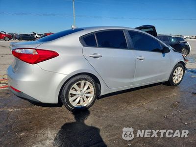 Trzecie zdjęcie samochodu z tyłu: 2016 KIA FORTE LX VIN:KNAFX4A6XG5506123 - miniatura