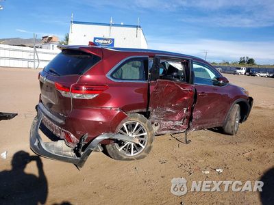 Trzecie zdjęcie samochodu z tyłu: 2017 TOYOTA HIGHLANDER XLE VIN:5TDJZRFHXHS382588 - miniatura