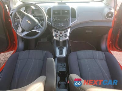 Zdjęcie 8 z 12 samochodu: 2013 CHEVROLET SONIC LT VIN:1G1JC5SH8D4142681 - miniatura