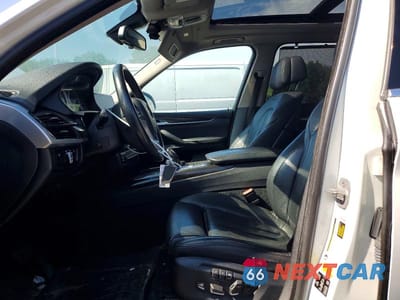Zdjęcie 7 z 13 samochodu: 2015 BMW X5 XDRIVE35I VIN:5UXKR0C53F0P02231 - miniatura