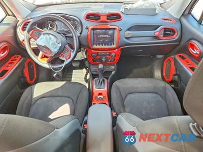 Zdjęcie 8 z 13 samochodu: 2021 JEEP RENEGADE TRAILHAWK VIN:ZACNJDC14MPM68759 - miniatura