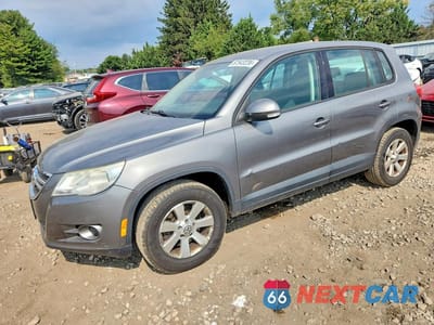2010 VOLKSWAGEN TIGUAN S WVGAV7AX6AW511832 - główne zdjęcie licytacji z USA - miniatura