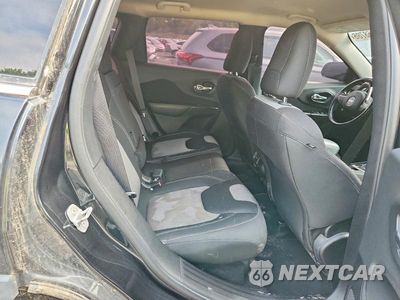 Zdjęcie 11 z 13 samochodu: 2014 JEEP CHEROKEE LATITUDE VIN:1C4PJMCS2EW152513 - miniatura