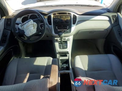 Zdjęcie 8 z 13 samochodu: 2004 TOYOTA HIGHLANDER BASE VIN:JTEDD21A740082027 - miniatura