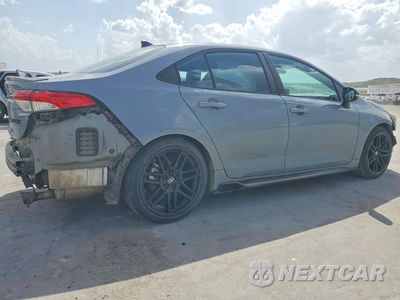 Trzecie zdjęcie samochodu z tyłu: 2022 TOYOTA COROLLA SE APEX VIN:5YFS4MCE8NP116961 - miniatura
