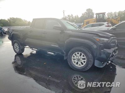 Czwarte zdjęcie samochodu z boku: 2024 TOYOTA TACOMA SR5 VIN:3TMLB5JN3RM035186 - miniatura