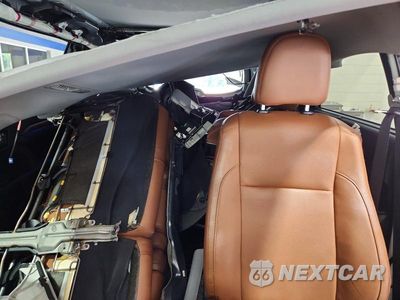 Zdjęcie 10 z 14 samochodu: 2019 TOYOTA HIGHLANDER LIMITED PLATINUM VIN:5TDDZRFH7KS702163 - miniatura