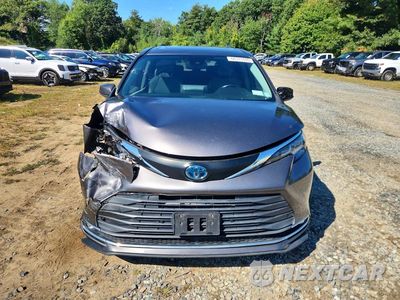 Piąte zdjęcie samochodu w środku: 2022 TOYOTA SIENNA XLE VIN:5TDYRKEC9NS083519 - miniatura