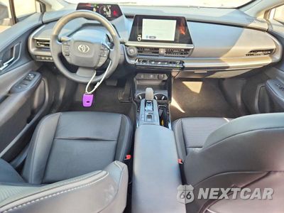 Zdjęcie 8 z 12 samochodu: 2024 TOYOTA PRIUS XLE VIN:JTDACAAU1R3033846 - miniatura