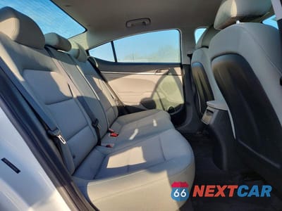 Zdjęcie 10 z 13 samochodu: 2017 HYUNDAI ELANTRA SE VIN:5NPD74LFXHH069829 - miniatura