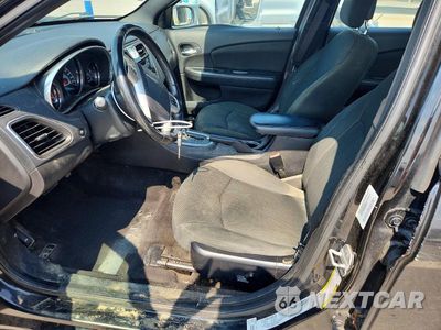 Zdjęcie 7 z 12 samochodu: 2011 CHRYSLER 200 TOURING VIN:1C3BC1FG4BN615977 - miniatura