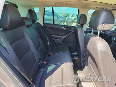 Zdjęcie 10 z 12 samochodu: 2012 VOLKSWAGEN TIGUAN S VIN:WVGAV7AX2CW004039 - miniatura