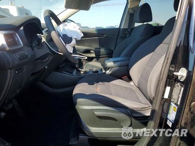 Zdjęcie 7 z 13 samochodu: 2019 KIA SORENTO L VIN:5XYPG4A36KG511994 - miniatura