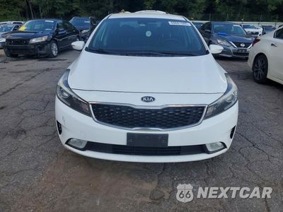Piąte zdjęcie samochodu w środku: 2017 KIA FORTE S VIN:3KPFL4A7XHE125658 - miniatura