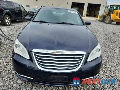 Piąte zdjęcie samochodu w środku: 2011 CHRYSLER 200 TOURING VIN:1C3BC1FG2BN503596 - miniatura