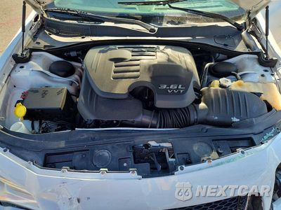 Zdjęcie 11 z 12 samochodu: 2016 CHRYSLER 300 LIMITED VIN:2C3CCAAG2GH252333 - miniatura