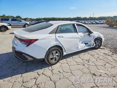 Trzecie zdjęcie samochodu z tyłu: 2026 HYUNDAI ELANTRA SE VIN:KMHLL4DG1TU245529 - miniatura