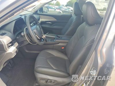 Zdjęcie 7 z 13 samochodu: 2026 TOYOTA GRAND HIGHLANDER PLATINUM VIN:5TDAAAB57TS132738 - miniatura