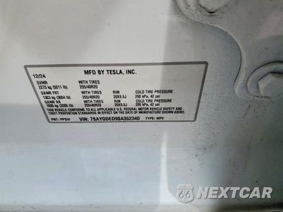 Zdjęcie 12 z 12 samochodu: 2025 TESLA MODEL Y VIN:7SAYGDED9SA352340 - miniatura