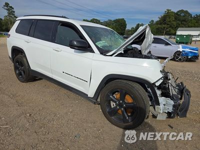 Czwarte zdjęcie samochodu z boku: 2025 JEEP GRAND CHEROKEE L LAREDO VIN:1C4RJKAG2S8711635 - miniatura