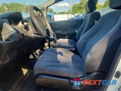 Zdjęcie 7 z 12 samochodu: 2009 HONDA FIT VIN:JHMGE88209S035027 - miniatura