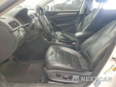 Zdjęcie 7 z 12 samochodu: 2014 VOLKSWAGEN PASSAT SE VIN:1VWBP7A33EC021305 - miniatura