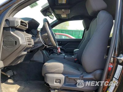 Zdjęcie 7 z 13 samochodu: 2024 TOYOTA TACOMA SR VIN:3TYKD5HN0RT002372 - miniatura