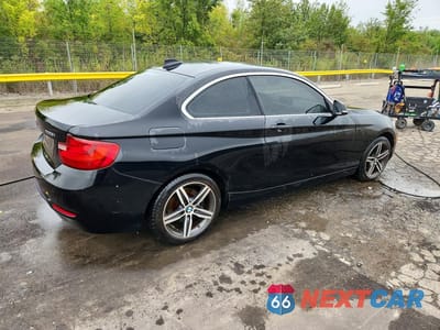 Trzecie zdjęcie samochodu z tyłu: 2016 BMW 2 SERIES 228 XI SULEV VIN:WBA1G9C55GV726605 - miniatura