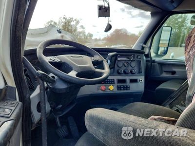 Zdjęcie 8 z 12 samochodu: 2021 FREIGHTLINER CASCADIA 126 SEMI TRUCK VIN:3AKJHLDV9MSMG0808 - miniatura