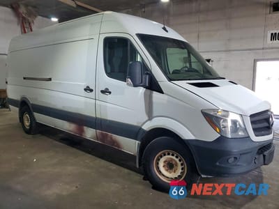 Czwarte zdjęcie samochodu z boku: 2018 FREIGHTLINER SPRINTER 2500 DELIVERY VAN VIN:WD3PE8CD1JP598356 - miniatura