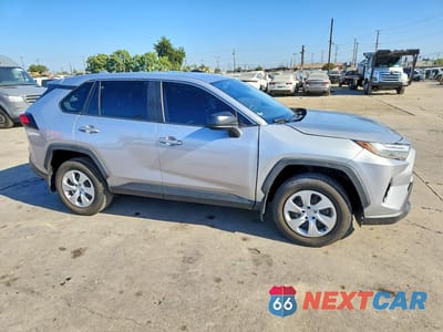 Czwarte zdjęcie samochodu z boku: 2024 TOYOTA RAV4 LE VIN:2T3H1RFV8RC256095 - miniatura