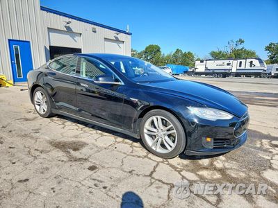 Czwarte zdjęcie samochodu z boku: 2015 TESLA MODEL S 70D VIN:5YJSA1S26FF084295 - miniatura