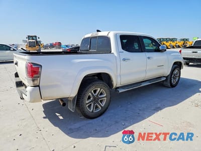 Trzecie zdjęcie samochodu z tyłu: 2016 TOYOTA TACOMA LIMITED VIN:5TFGZ5AN4GX035511 - miniatura