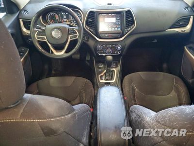 Zdjęcie 8 z 13 samochodu: 2017 JEEP CHEROKEE LATITUDE VIN:1C4PJMCS2HW638825 - miniatura