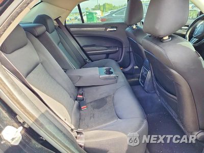 Zdjęcie 10 z 12 samochodu: 2019 CHRYSLER 300 TOURING VIN:2C3CCAAG4KH590583 - miniatura