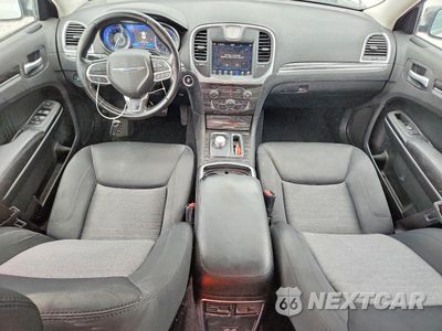 Zdjęcie 8 z 13 samochodu: 2019 CHRYSLER 300 TOURING VIN:2C3CCAAG3KH746208 - miniatura