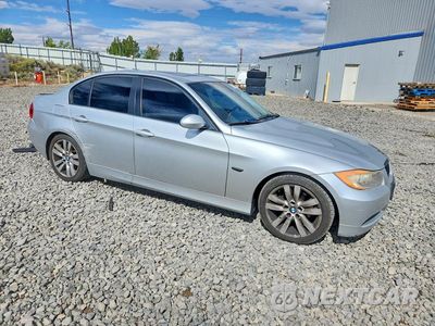 Czwarte zdjęcie samochodu z boku: 2006 BMW 325 I VIN:WBAVB13586KX33596 - miniatura
