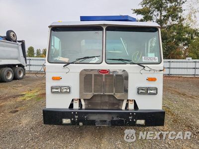 Piąte zdjęcie samochodu w środku: 2014 PETERBILT 320 REFUSE TRUCK VIN:3BPZL20X1EF214110 - miniatura