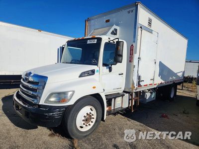 2017 HINO 338 REFRIGERATED BOX TRUCK 5PVNV8JV4H4S56369 - główne zdjęcie licytacji z USA - miniatura