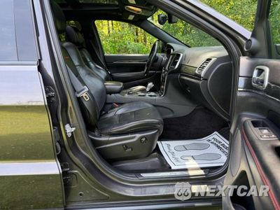 Piąte zdjęcie samochodu w środku: 2018 JEEP GRAND CHEROKEE TRAILHAWK VIN:1C4RJFLGXJC300287 - miniatura